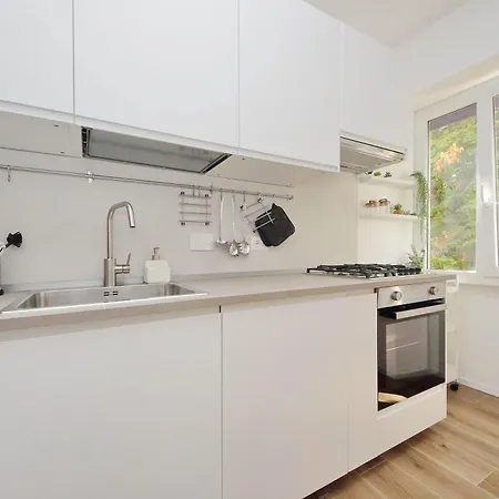 Piramide Elegance Lägenhet *