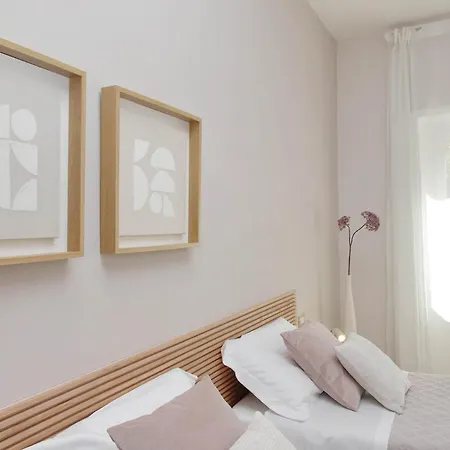 Lägenhet Piramide Elegance