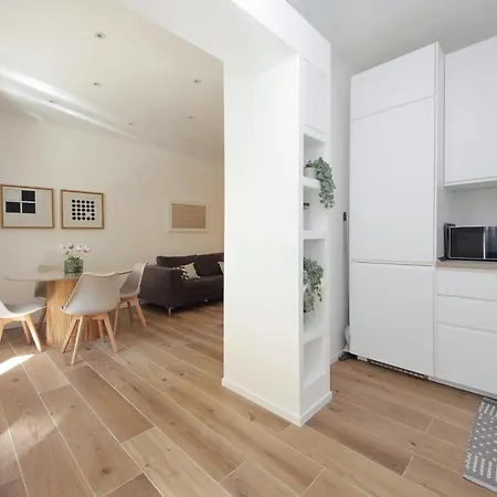 Piramide Elegance Lägenhet