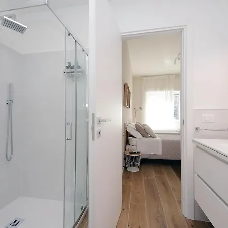 Piramide Elegance Lägenhet