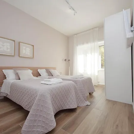 Piramide Elegance * Rom