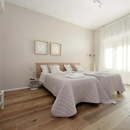 Piramide Elegance Lägenhet