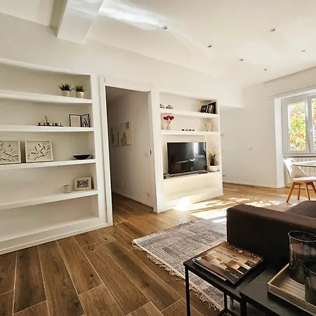 Piramide Elegance Rom