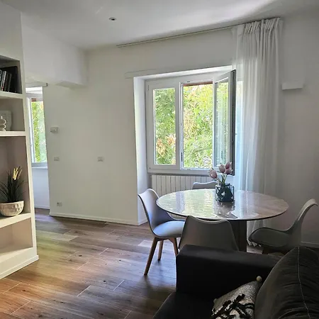 Piramide Elegance Apartamento *